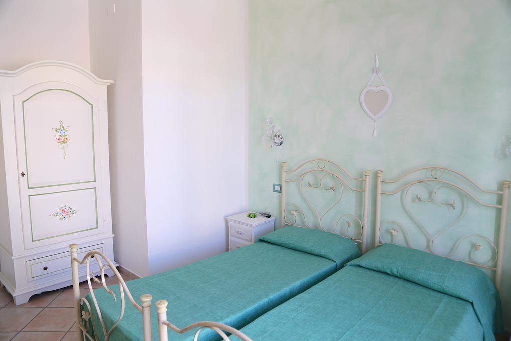 B&B Le Rose Ольбия Номер фото