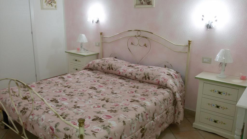 B&B Le Rose Ольбия Экстерьер фото